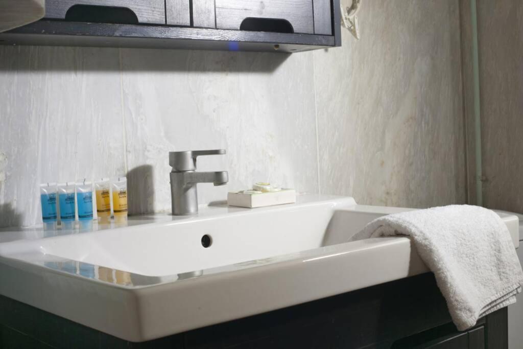 Three Bedrooms Apartment At The Center Of Athene Buitenkant foto